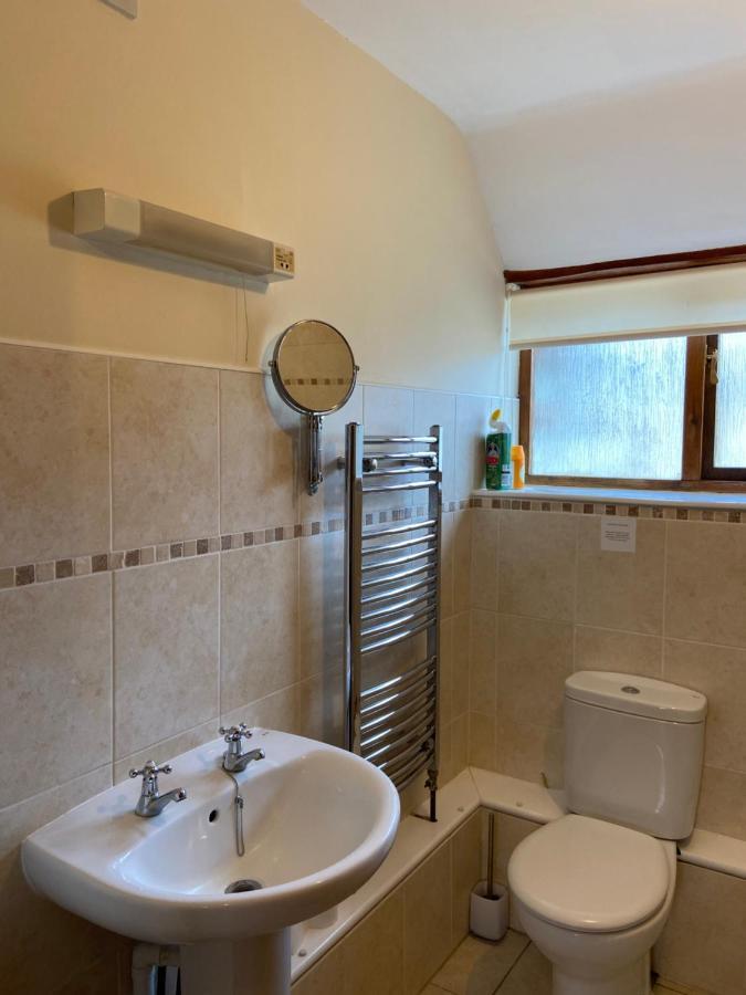 Tupenny Cottage, Old Mill Farm, Cotswold Water Park 赛伦塞斯特 外观 照片