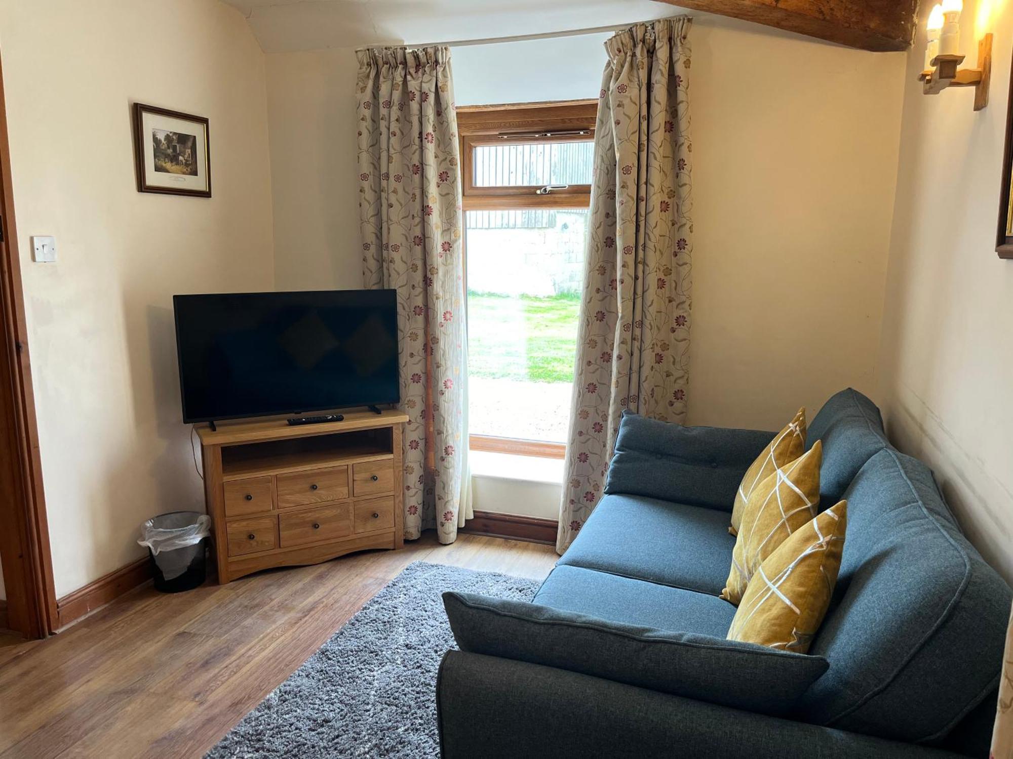 Tupenny Cottage, Old Mill Farm, Cotswold Water Park 赛伦塞斯特 外观 照片