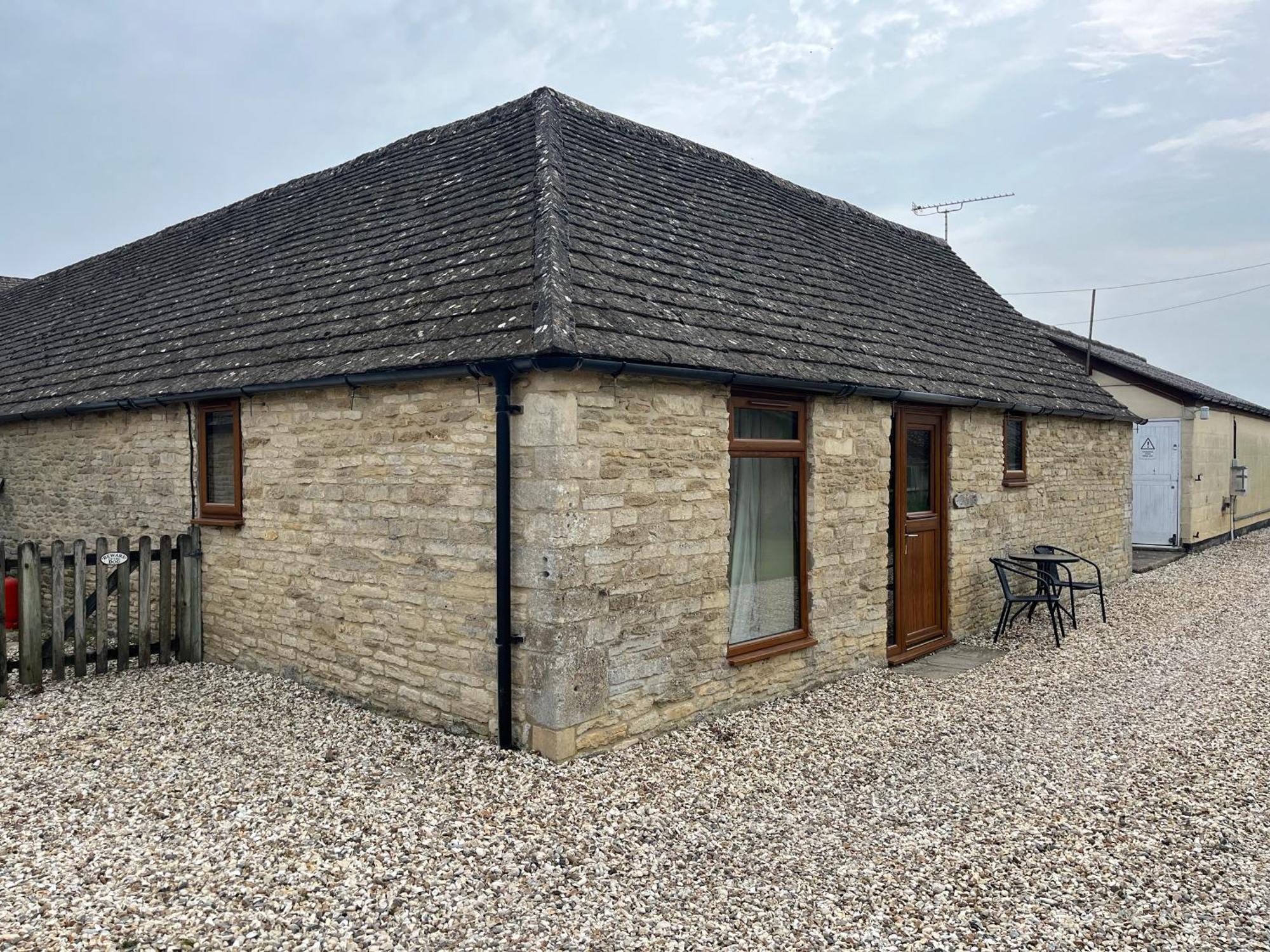 Tupenny Cottage, Old Mill Farm, Cotswold Water Park 赛伦塞斯特 外观 照片