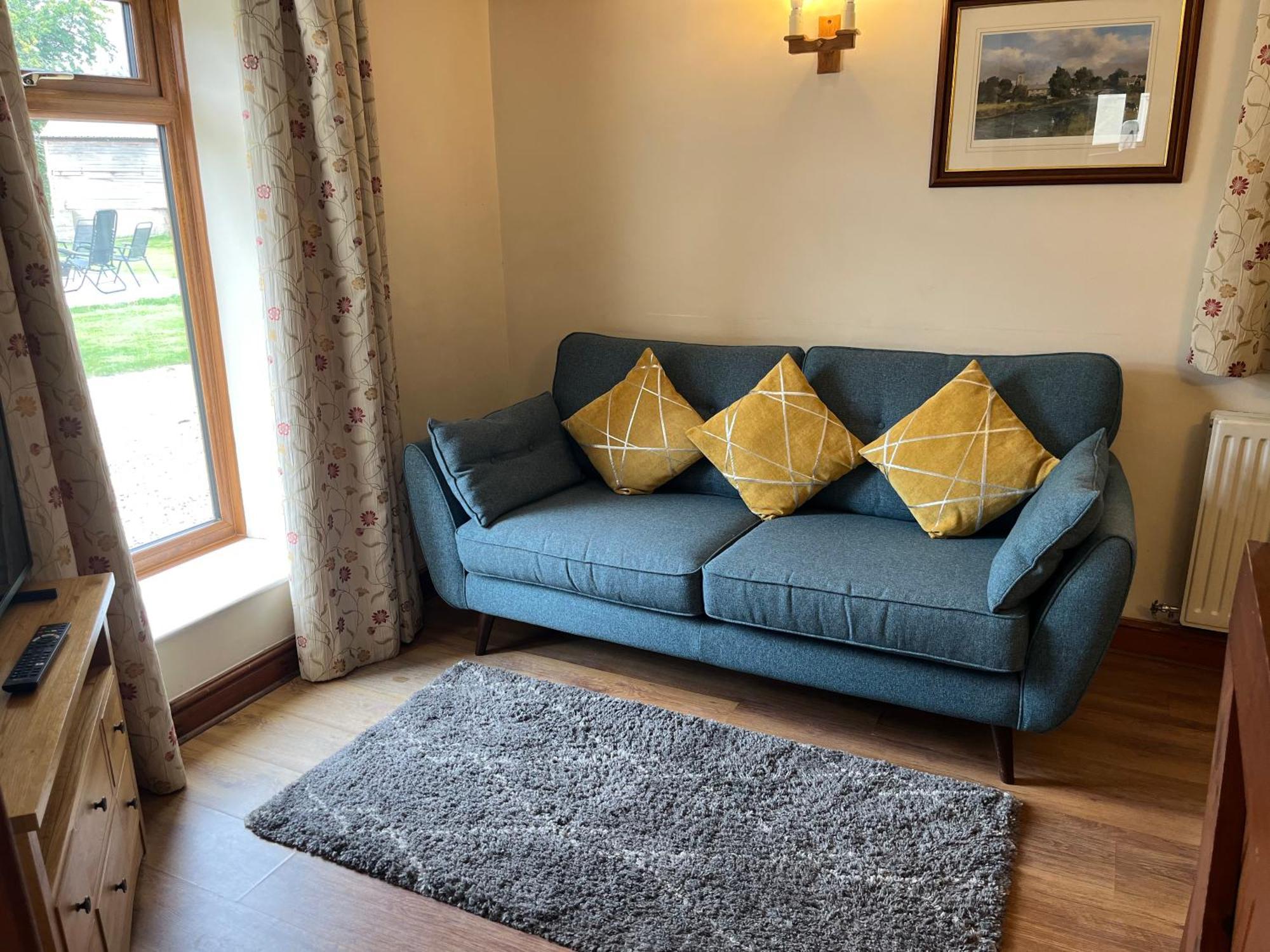 Tupenny Cottage, Old Mill Farm, Cotswold Water Park 赛伦塞斯特 外观 照片